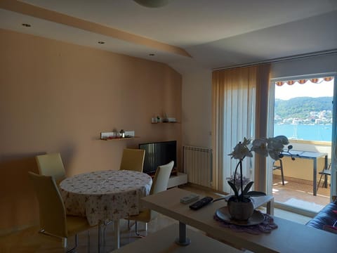 Balcony/Terrace, Living room, Dining area, Sea view