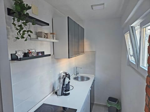 Coffee/tea facilities, Kitchen or kitchenette