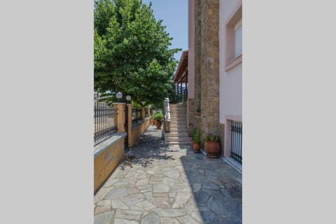 Facade/entrance, Garden