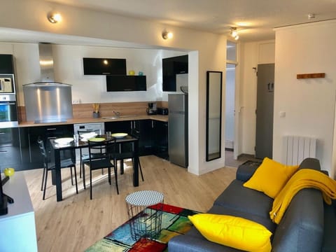Maisonnette cosy avec terrasse et parking - Bord de mer Apartment in Guidel
