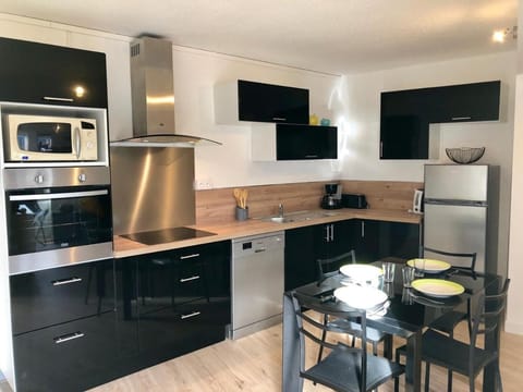 Maisonnette cosy avec terrasse et parking - Bord de mer Apartment in Guidel