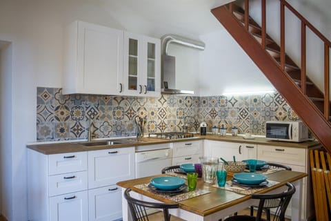 BBQ facilities, TV and multimedia, Kitchen or kitchenette, dishwasher, minibar, stove