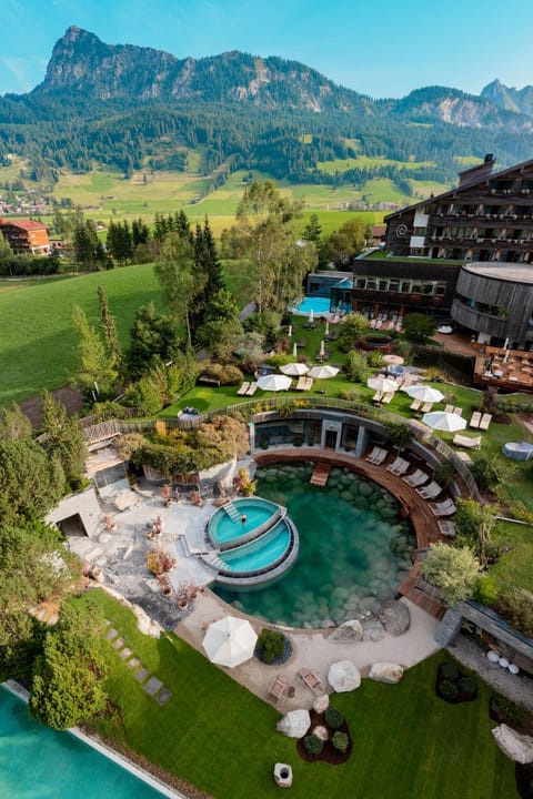 Property building, Spa and wellness centre/facilities