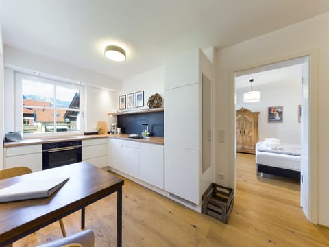 Kitchen or kitchenette, Seating area, Dining area