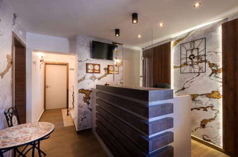 Property building, TV and multimedia, Lobby or reception