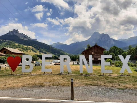 Le 67,ski et randonnée,WIFI, lave linge,sèche linge,parking gratuit Apartment in Haute-Savoie