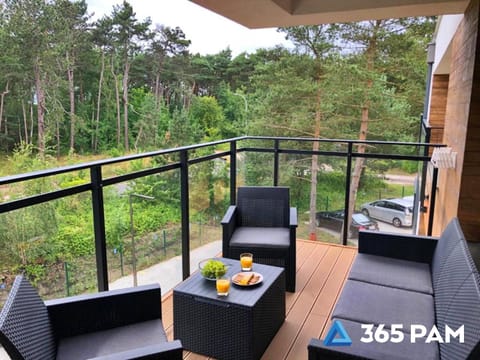 Spring, Day, Natural landscape, View (from property/room), Balcony/Terrace, Seating area, Garden view