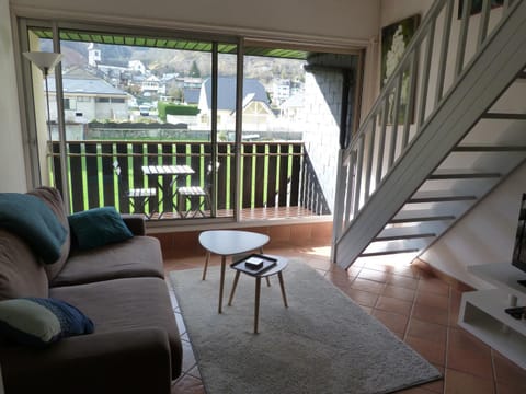 Balcony/Terrace, Living room, Seating area, Garden view