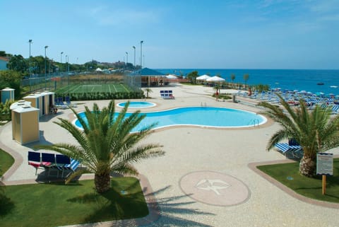 Garden, Swimming pool, sunbed