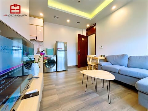 Communal lounge/ TV room, TV and multimedia, Kitchen or kitchenette, Living room, Seating area, Dining area, Evening entertainment