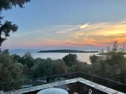 Nearby landmark, Natural landscape, Summer, Balcony/Terrace, Garden view, Landmark view, Sea view, Location, Sunset