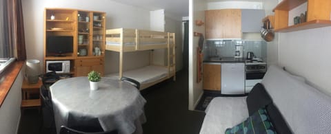 Kitchen or kitchenette, Meals, bunk bed