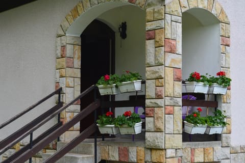 Vila Mira Zlatar House in Zlatibor District, Serbia