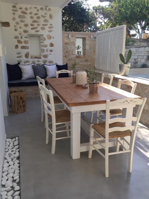 Patio, Dining area