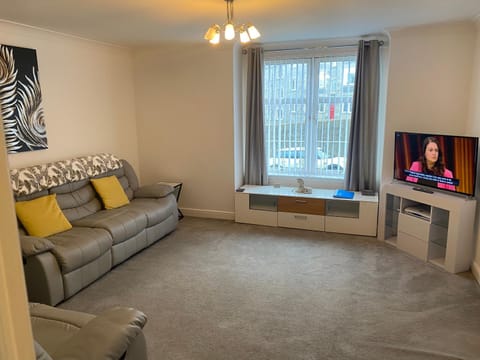 City Centre Executive 2 Bed Apartment with WiFi & Parking Apartment in Aberdeen