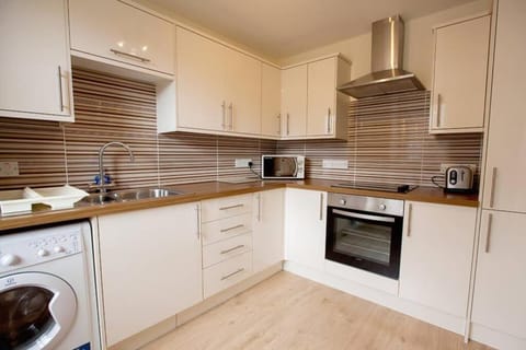 City Centre Executive 2 Bed Apartment with WiFi & Parking Apartment in Aberdeen