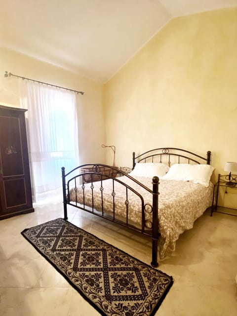 Casa De Ajala - B&B de Charme in Antica Dimora totalmente ristrutturata e dotata di tutti i confort Bagni privati Spazio living Patio esterno Ambienti climatizzati Degustazioni prodotti locali Bed and Breakfast in Sardinia