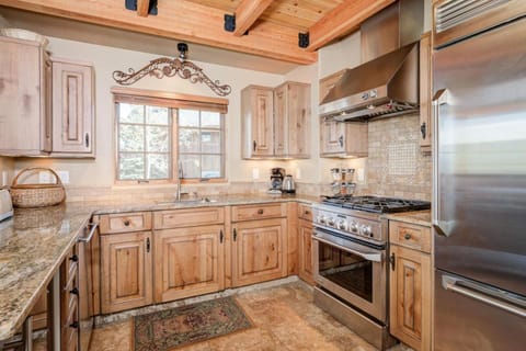 Alpine Meadows Chalet - 2 Silver Star House in Big Sky