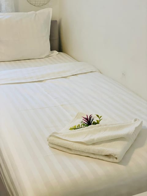 Perfect Place to Stay self check in-24h-NETFLIX-WIFI Apartment in Timiș County