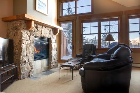 3 Mi to Keystone Resort Condo with Mountain View Apartment in Keystone