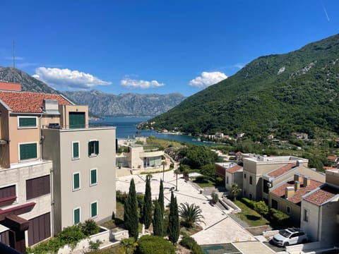 Property building, Nearby landmark, Day, Natural landscape, Bird's eye view, City view, Lake view, Mountain view, River view, Sea view