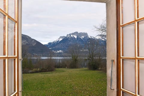 La Grange de Jean - 3 bedrooms with garden 300m from Lake Annecy Apartment in Sévrier