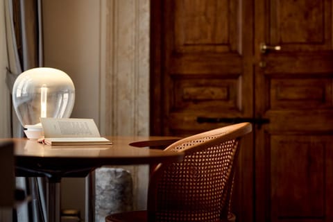 Living room, Decorative detail, Seating area