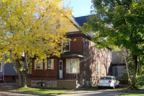 Property building, Street view, Parking