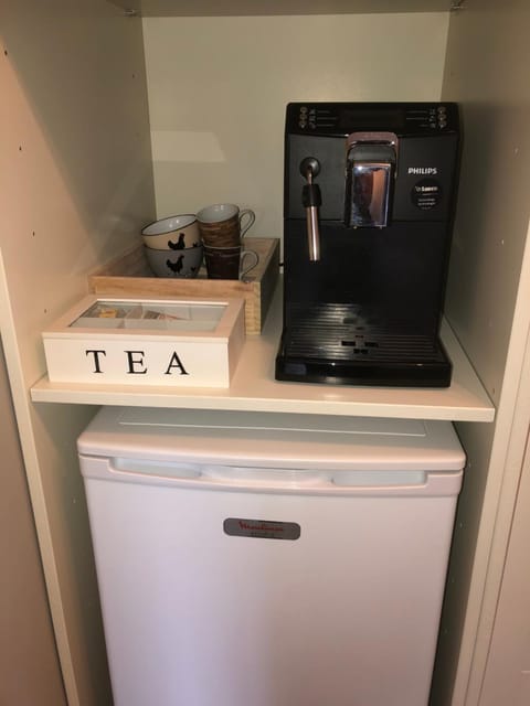 Coffee/tea facilities, Kitchen or kitchenette
