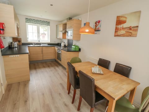 Driftwood House in Primrose Valley