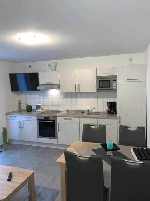 TV and multimedia, Kitchen or kitchenette, Seating area, Dining area