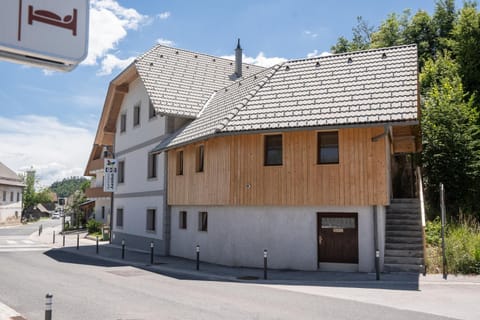 Property building, Day, Street view