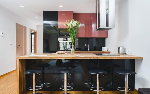 Coffee/tea facilities, Kitchen or kitchenette, Lounge or bar