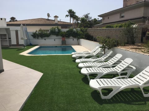 BBQ facilities, Balcony/Terrace, Swimming pool