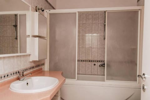 Cosy apartment in a quiet neighborhood Apartment in Zadar