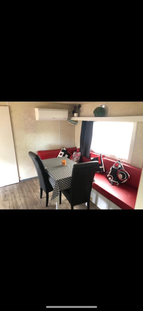 Mobilhome à Fréjus à 15 minute de la mer sur terrain indépendant Vacation rental in Roquebrune-sur-Argens