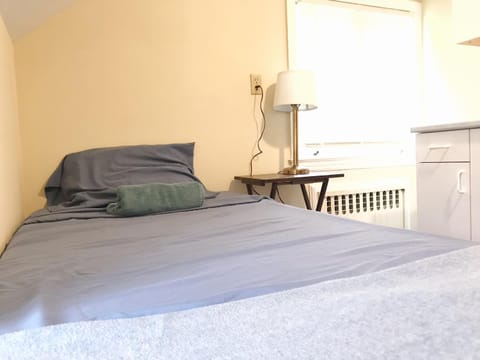 1950s Charm In The Heart Of Waterbury Vacation rental in Waterbury