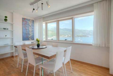Dining area, Sea view