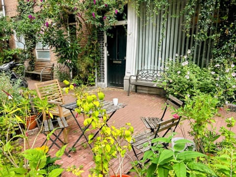Facade/entrance, Garden, Dining area