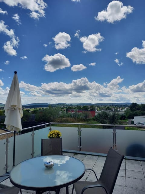 Balcony/Terrace, Mountain view