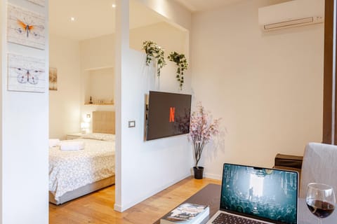 TV and multimedia, Living room, internet, air conditioner