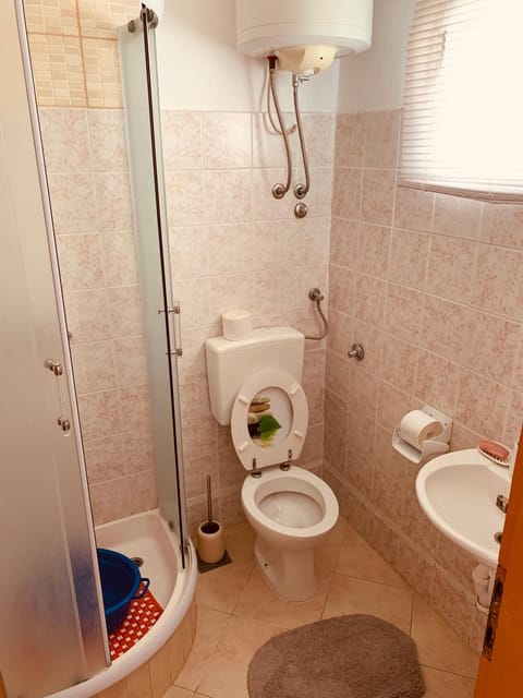 Shower, Toilet, Bathroom