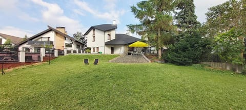 Dom przy lini brzegowej Jezioraka Villa in Pomeranian Voivodeship