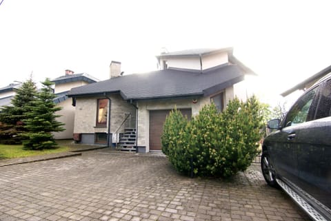 Dom przy lini brzegowej Jezioraka Villa in Pomeranian Voivodeship