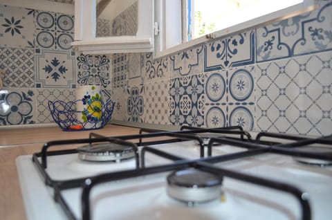 Kitchen or kitchenette, Communal kitchen