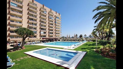Property building, Swimming pool, Swimming pool
