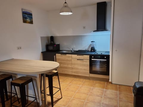 Kitchen or kitchenette, Communal kitchen