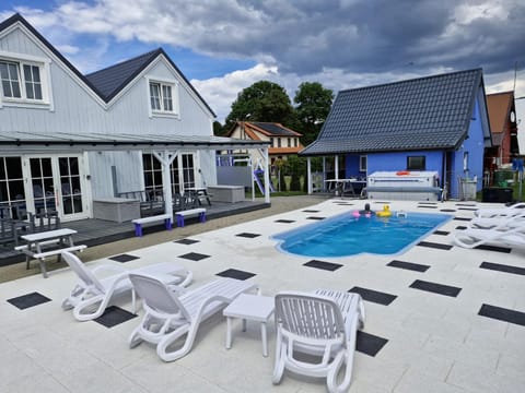 Property building, Swimming pool