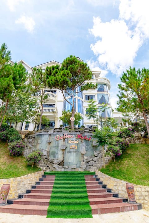 Property building, Day, Natural landscape, Garden