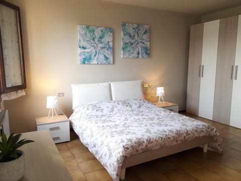 Bed, Photo of the whole room